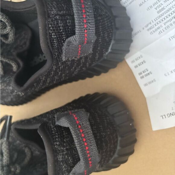 Adidas Yeezy Boost 350 V1 Triple Black 2016 shows BB5350 sneakers flats laces - Picture 8 of 12